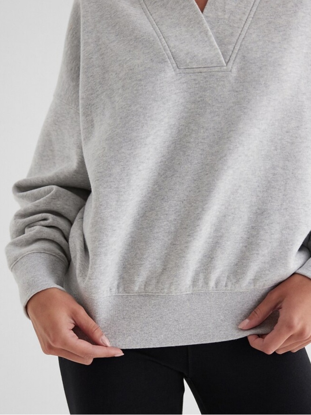 Express Relaxed V-Neck Fleece Polo Sweatshirt Size Women’s Small - Picture 3 of 9